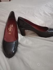 scarpe in vernice 
