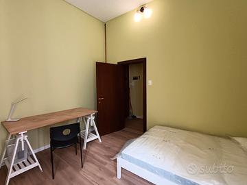 Camera singola bella, completa in bilocale