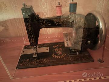 Macchina per cucire antica