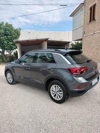 auto Volkswagen t rock 