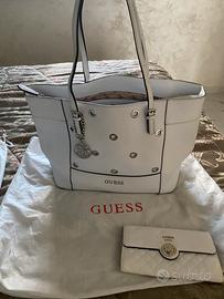 Borsa e portafoglio Guess