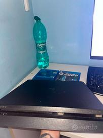 PS4 Slim 500GB + Controller + 4 Giochi