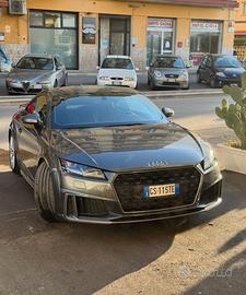 Audi tt s line