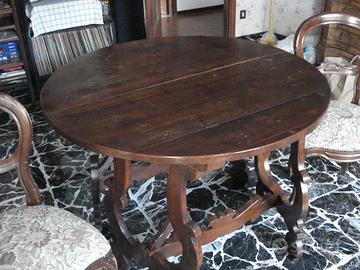 TAVOLO ANTICO IN NOCE MASSELLO GIA' RESTAURATO.