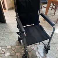 Sedia a rotelle pieghevole