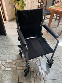 Sedia a rotelle pieghevole