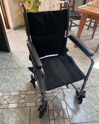 Sedia a rotelle pieghevole