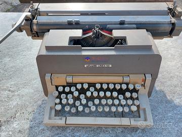 Macchina da scrivere Olivetti Linea 98
