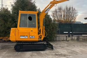 E273 - Escavatore Komatsu PC 25