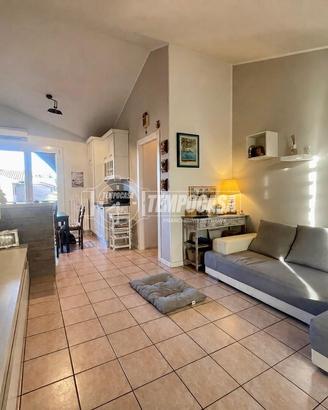 TRILOCALE IN ZONA SEMICENTRALE CON BALCONE