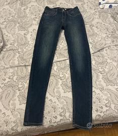 Jeans Levi’s 535 super skinny taglia 25