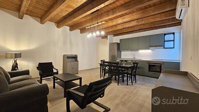 Prestigoso trivani ristrutturato e arredato