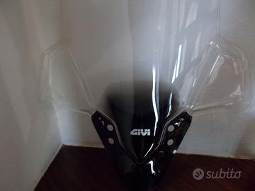 PARABREZZA  GIVI  PER  YAMAHA  X MAX 300 anno 2025