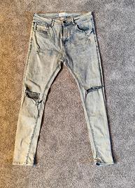 Jeans strappati 