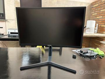 Samsung curvo C24FG73FQU - 24 pollici - 144hz