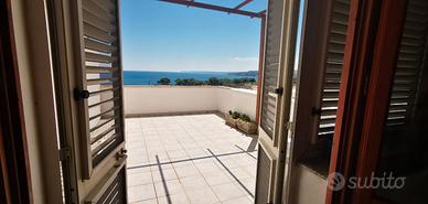 Appartamento con vista mare