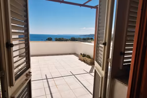 Appartamento con vista mare