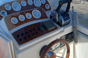 Mano' marine 25 cabin