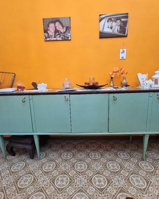 credenza anni 50 restaurato in stile shabby verde