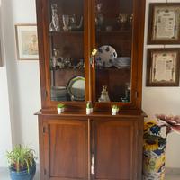 Vetrina legno lucido arte povera