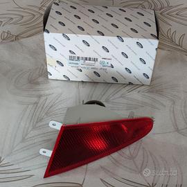 Fendi nebbia posteriore dx Ford Puma (1997-2002)