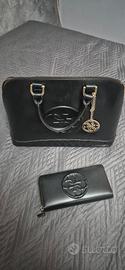 borsa e portafoglio Guess 
