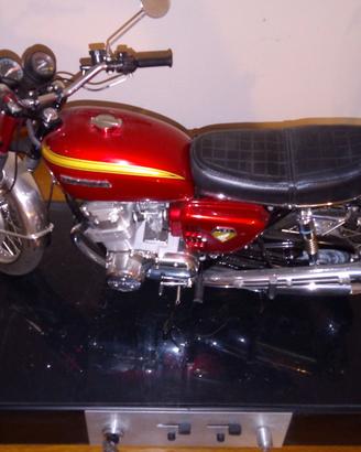 Honda cb 750 four scala 1: 4