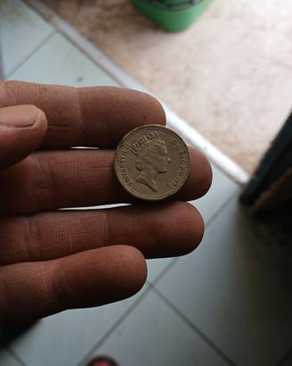 Moneta con il ritratto della  regina Elisabetta 