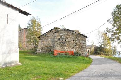 Rudere indipendente fronte Cappella San Bernardo