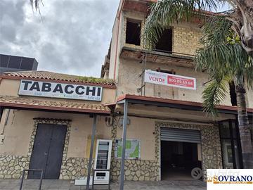 CARINI: INTERO EDIFICIO SU 3 LIVELLI