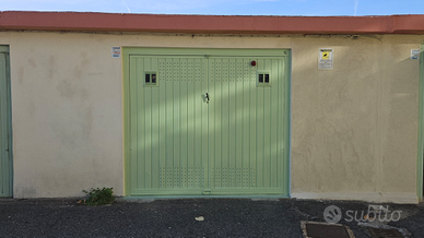 Box auto albisola capo via sisto iv 25m2 400m mare