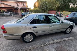 Mercedes E180 a benzina