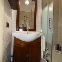 Mobile bagno completo di specchio e pensile
