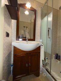 Mobile bagno completo di specchio e pensile