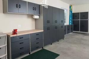 Bolzano: Locale commerciale con magazzino, soppalc