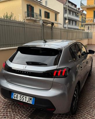 Peugeot 208 1.2 puretech 100