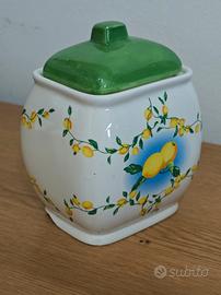 Barattolo in porcellana con coperchio 