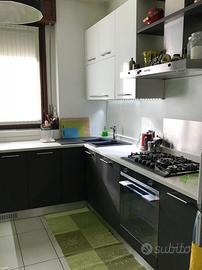 Cucina Angolare Rovere Grigio -  Bianco Lucido