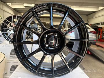 Cerchi nuovi in lega Abarth da 18 pollici
