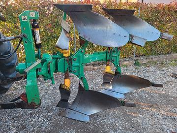 Aratro Bivomere voltaorecchio idraulico Pietro mor