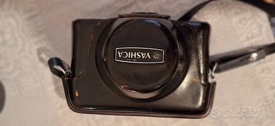 Macchina fotografica yashica