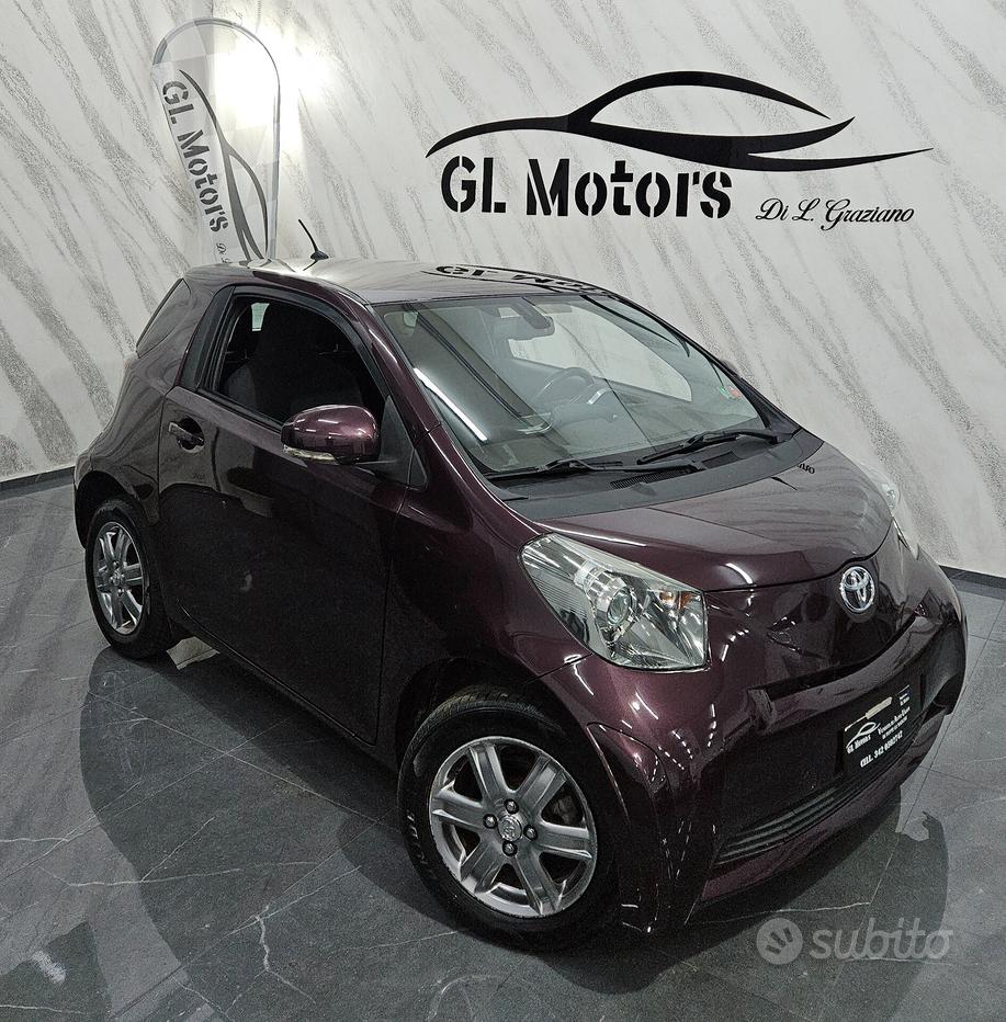 TOYOTA iQ