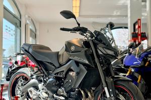YAMAHA MT-09 TOTAL BLACK FINANZIABILE