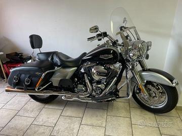 ROAD KING HARLEY