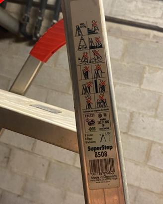 Scala Hailo 8 gradini alluminio con portaoggetti