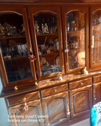 Credenza antica