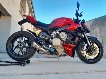 Ducati streetfighter v4 