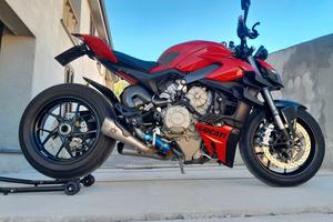 Ducati streetfighter v4 