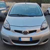 Toyota Aygo 1.0 - Connect con navigatore Tom Tom