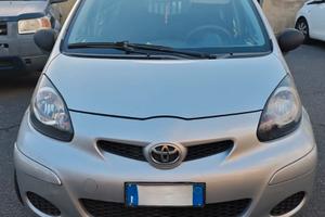 Toyota Aygo 1.0 - Connect con navigatore Tom Tom